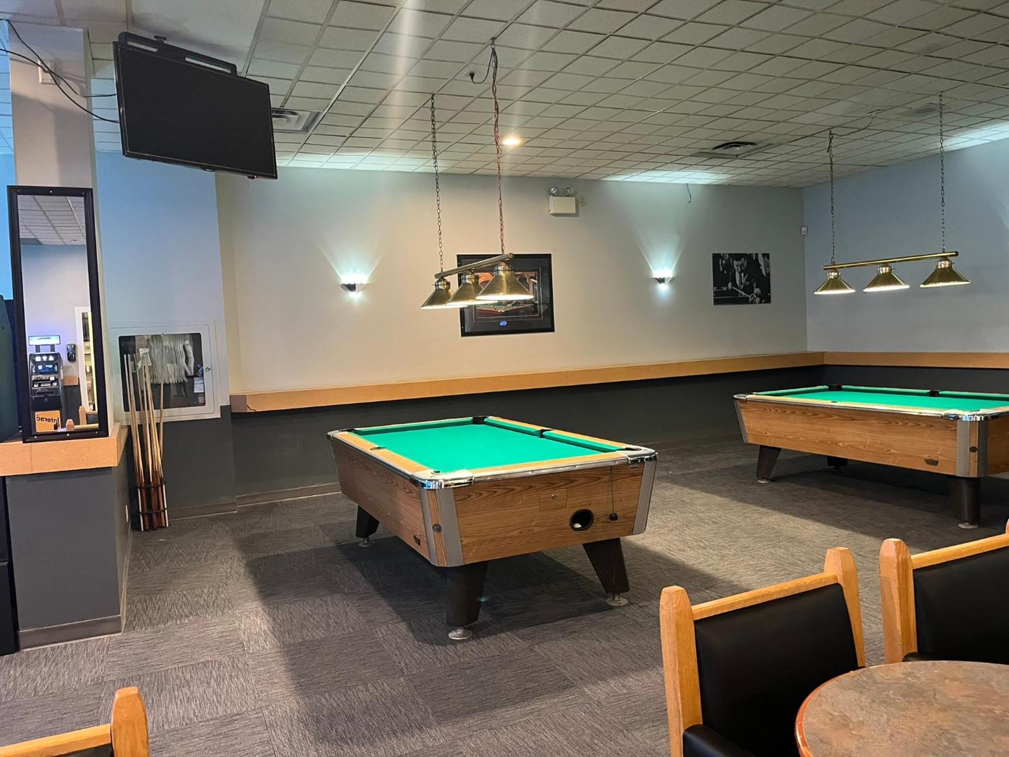 The Lodge Inn Эдмонтон Экстерьер фото