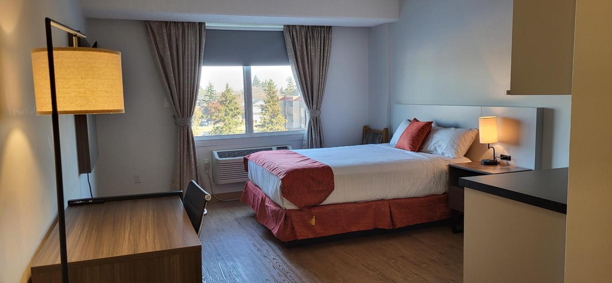 The Lodge Inn Эдмонтон Экстерьер фото